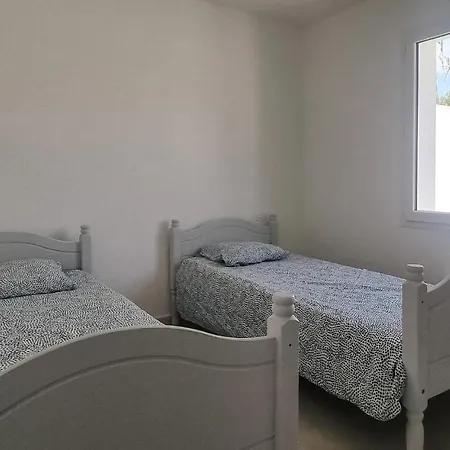 2 Bedroom Amazing In Saint-denis-doleron *